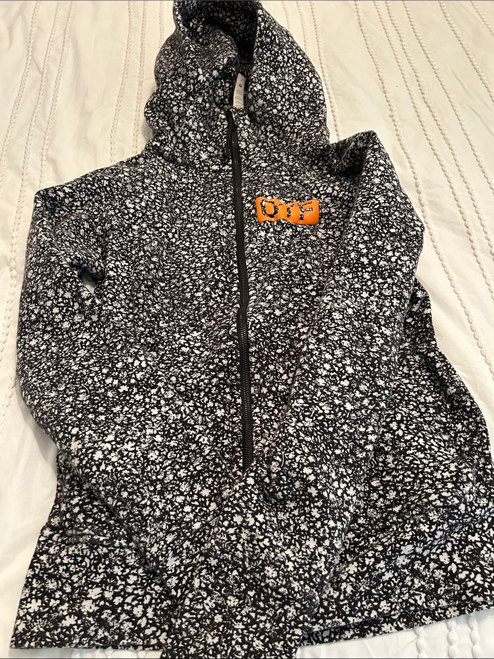 Lululemon Scuba Hoodie III in the "Fleur Sombre White Black